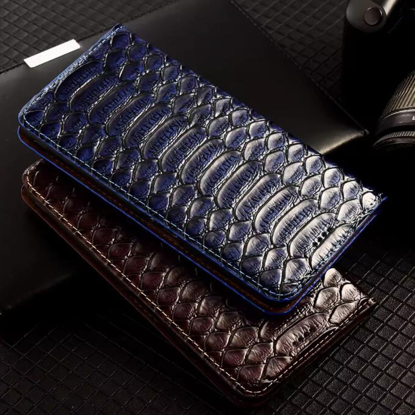 deluxe-natural-python-scales-iphone-17-pro-genuine-leather-case-9