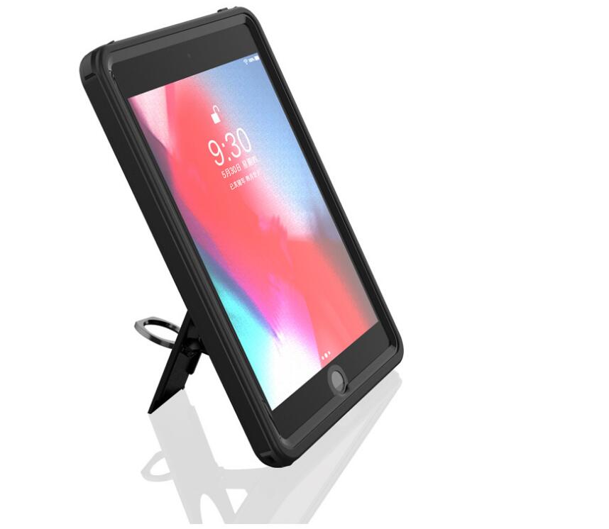 dot-clear-under-water-6-6ft-ipad-mini-5-waterproof-cover_3