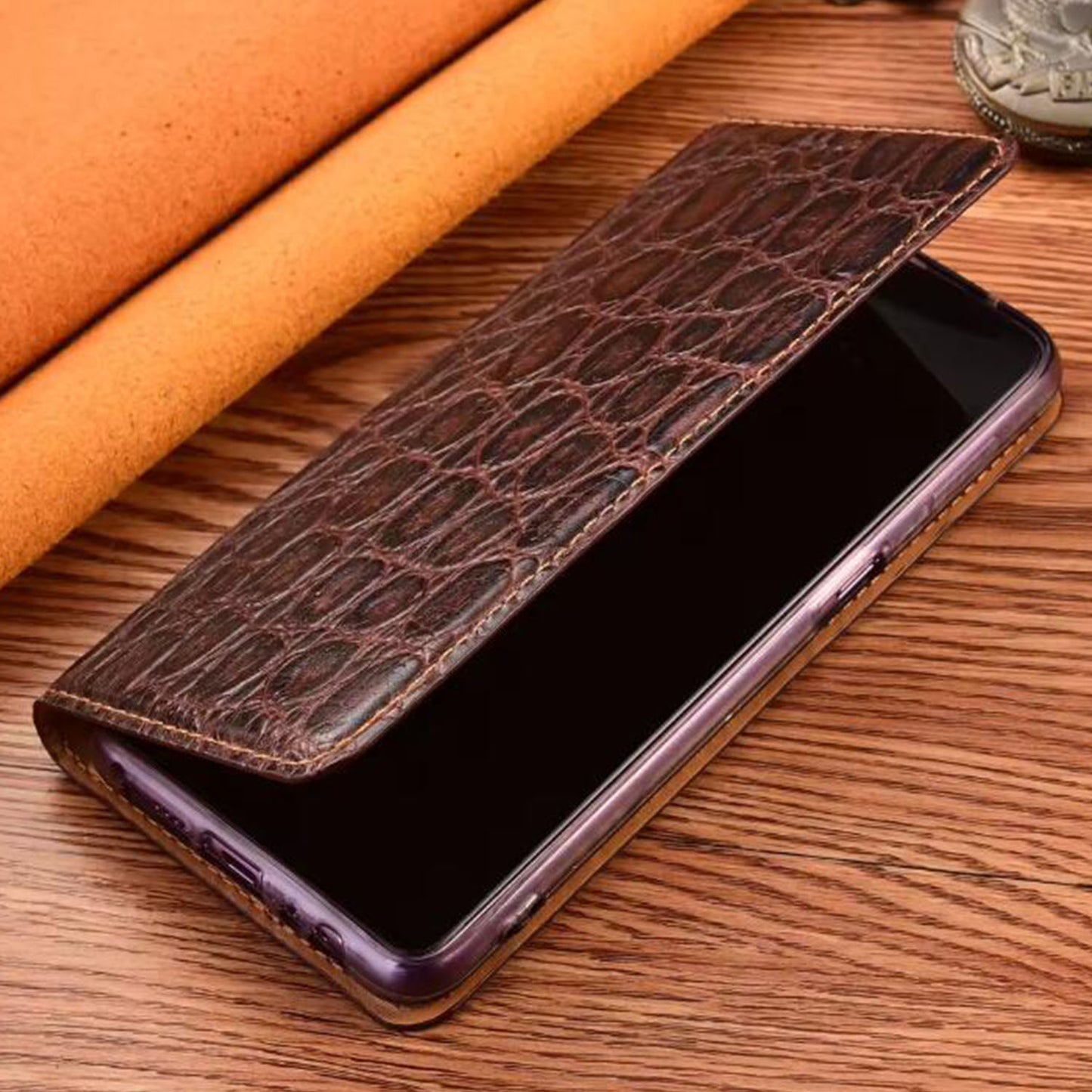 handcrafted-matte-alligator-iphone-17-genuine-leather-case-4