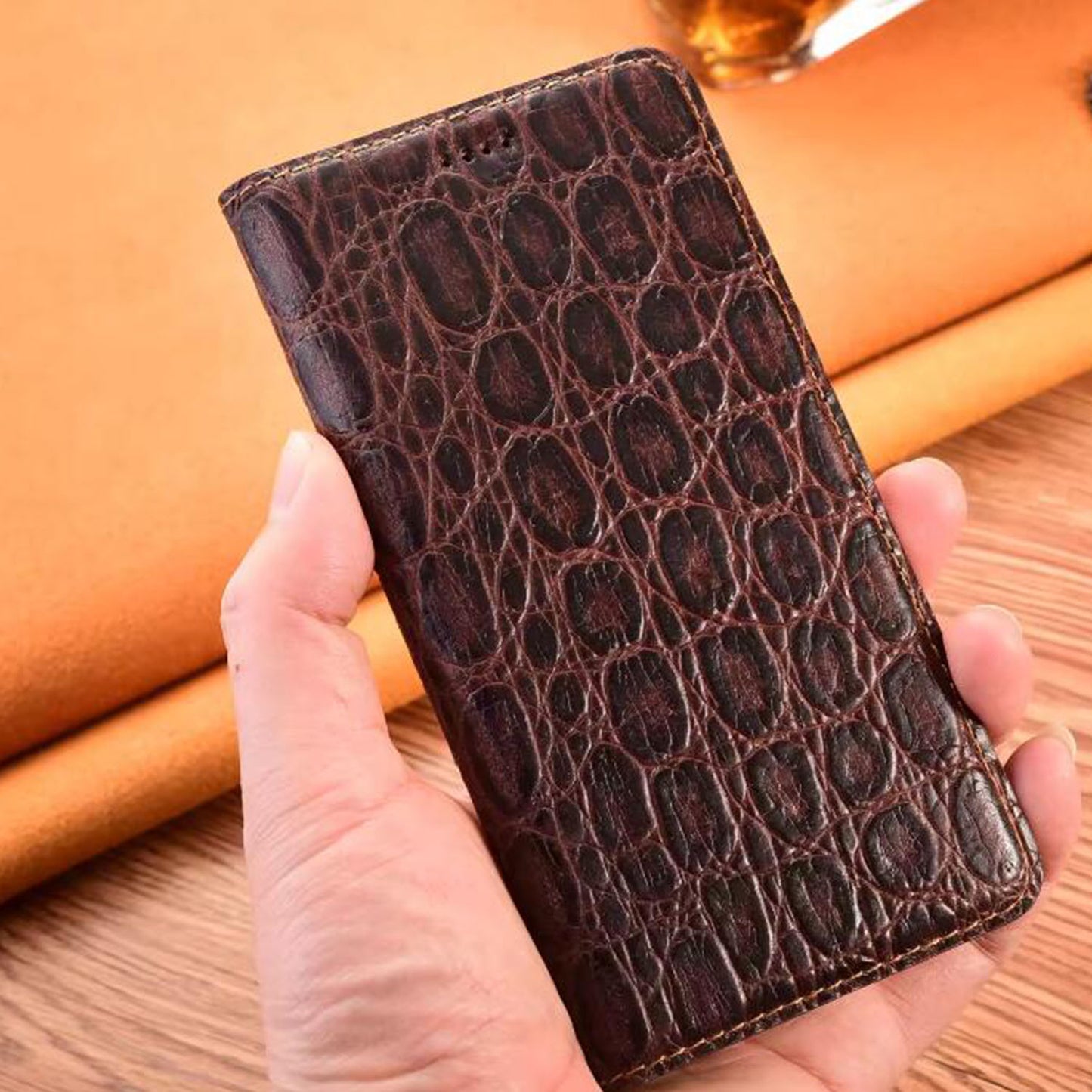 handcrafted-matte-alligator-iphone-17-genuine-leather-case-5