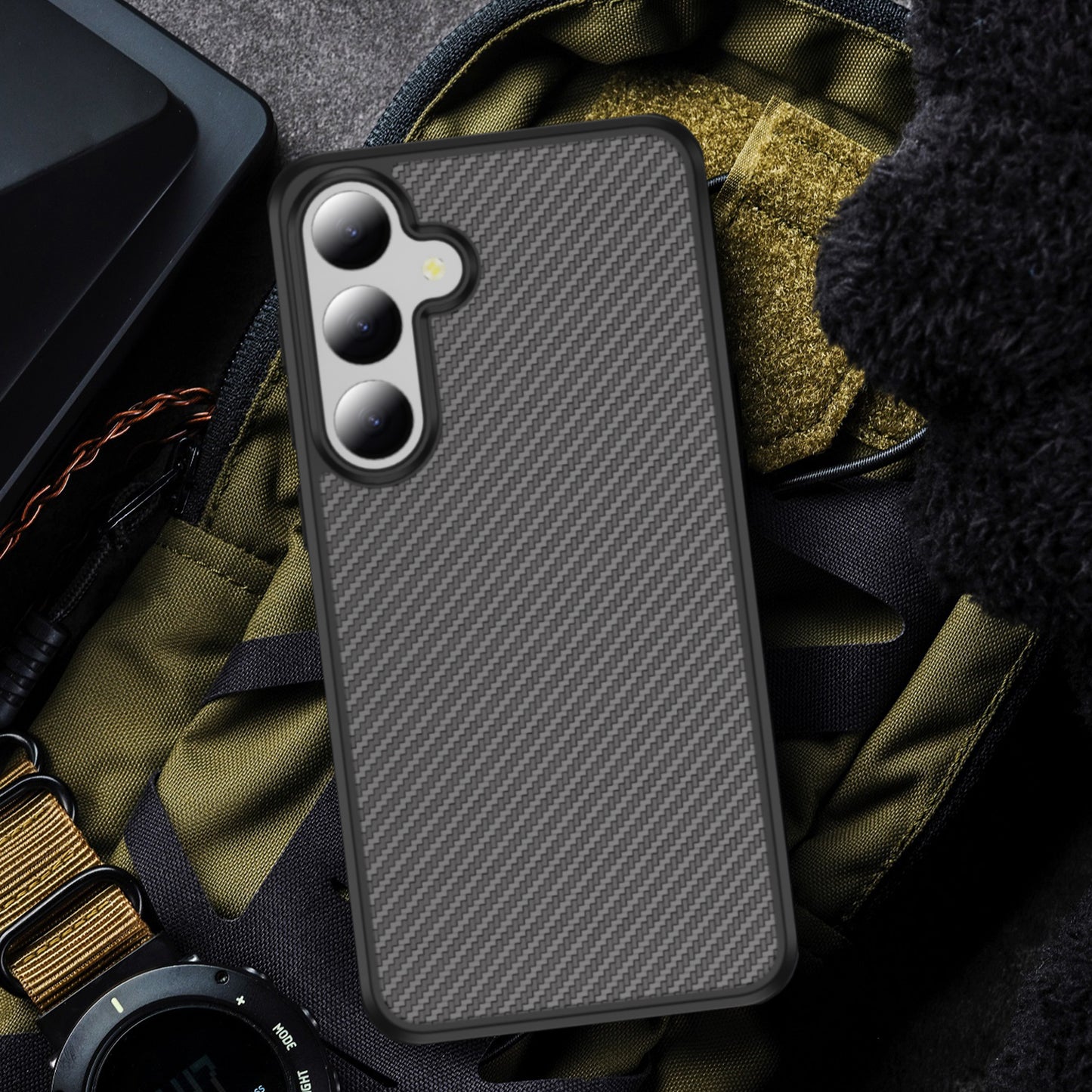hawkeye-acrylic-tpu-combo-galaxy-s24-plus-carbon-fiber-case_9