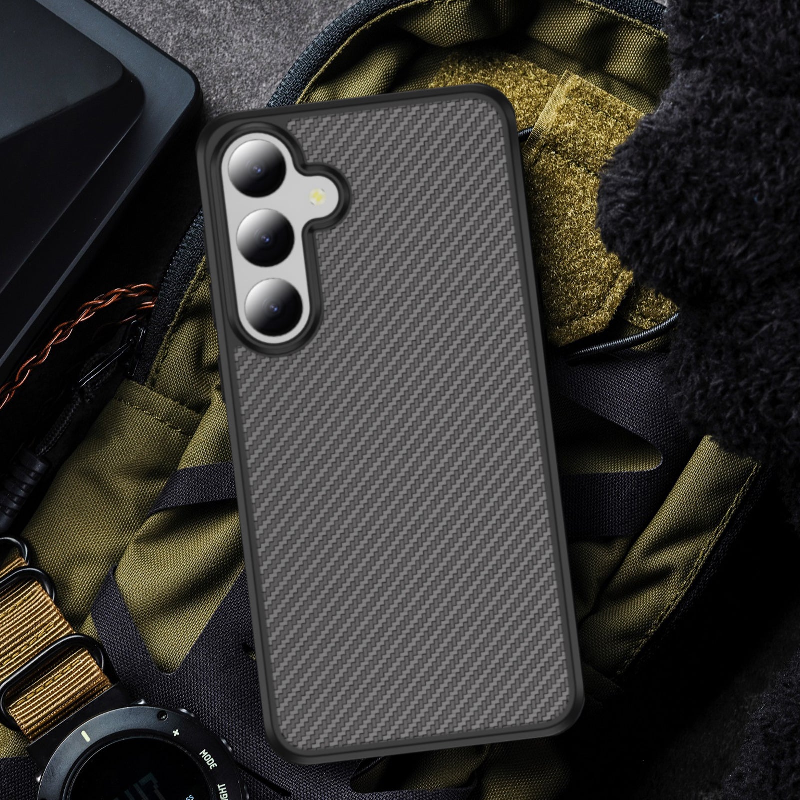 hawkeye-acrylic-tpu-combo-galaxy-s24-plus-carbon-fiber-case_9