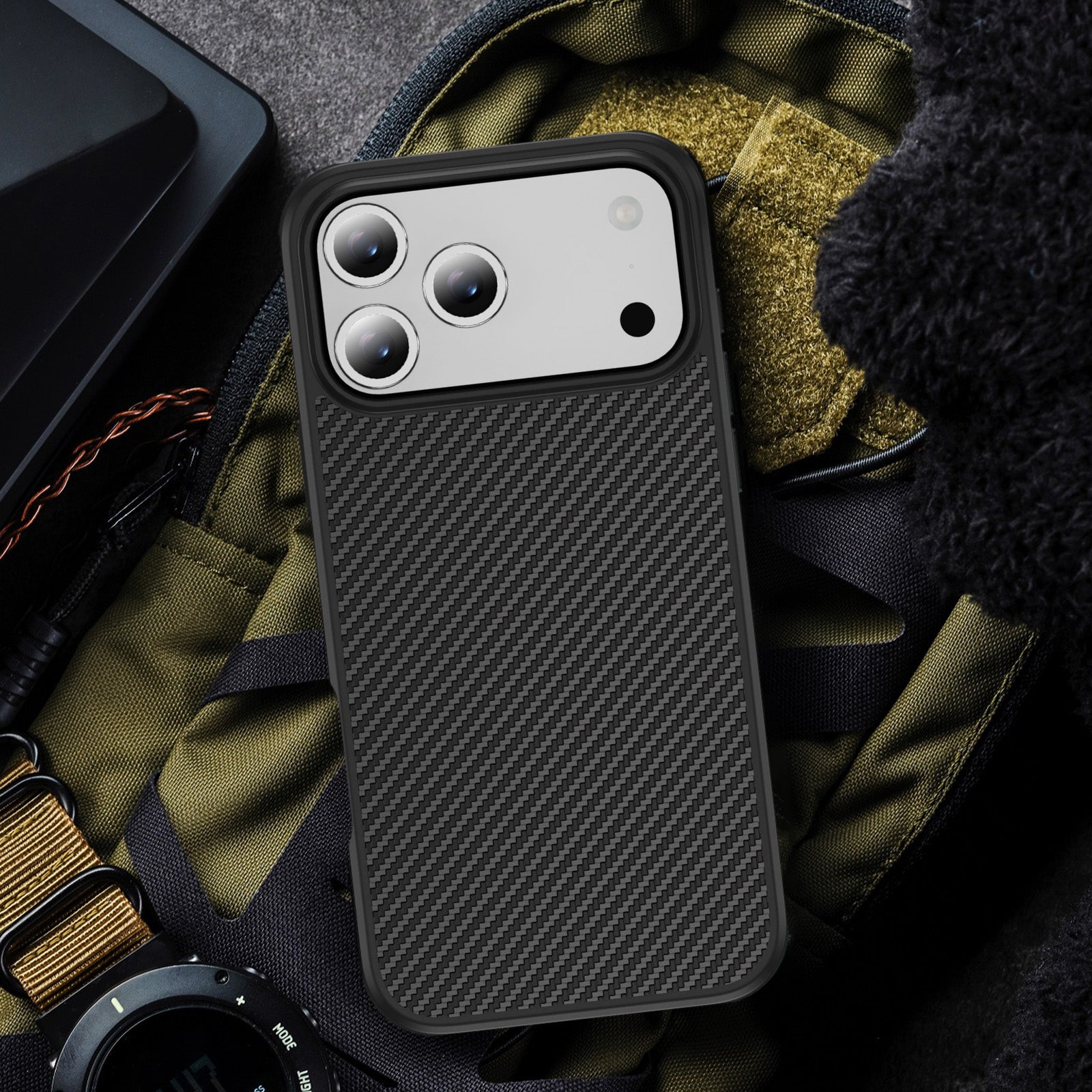 hawkeye-acrylic-tpu-combo-iphone-17-pro-carbon-fiber-case_12