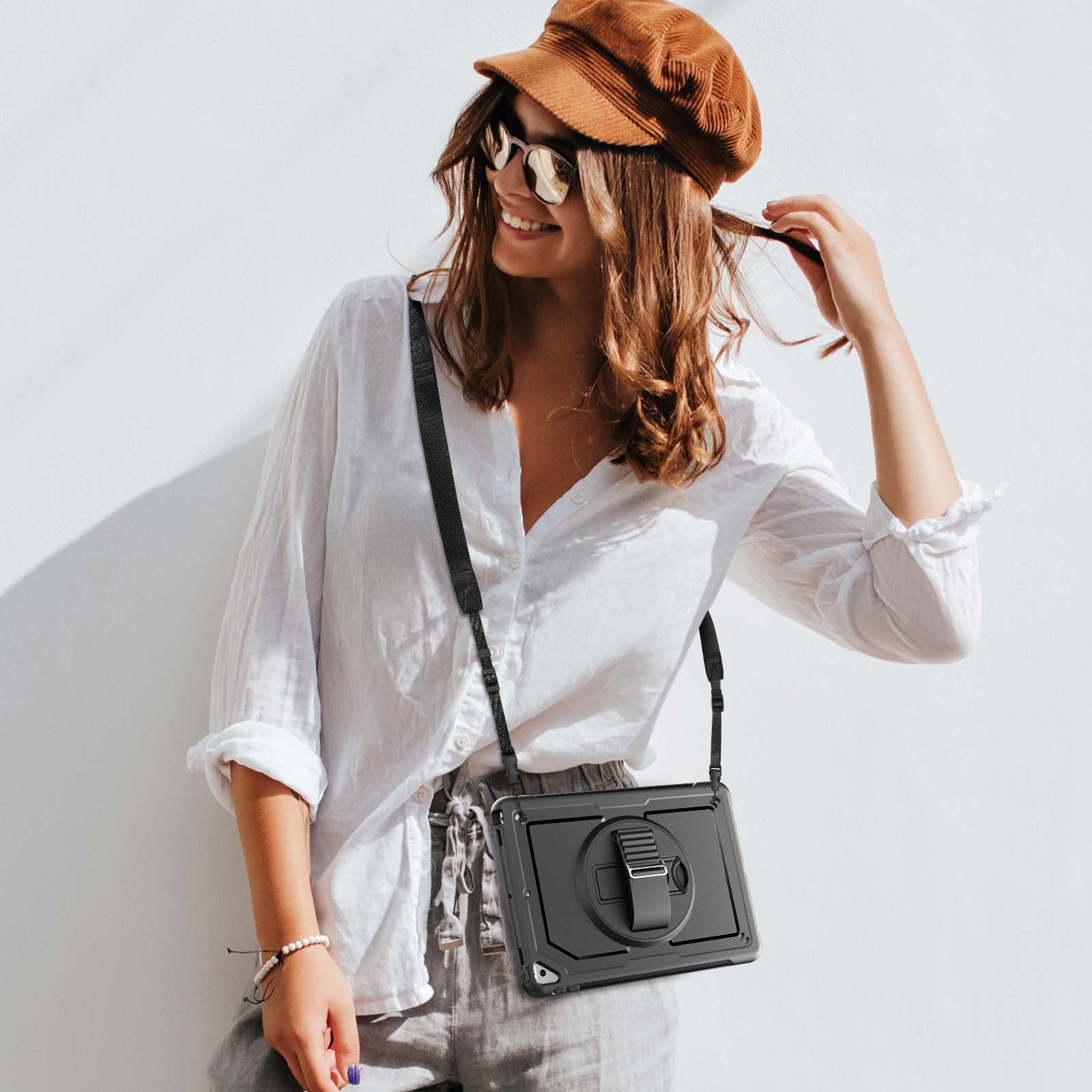 honeycomb-rotating-stand-ipad-7-case-with-hand-strap_13