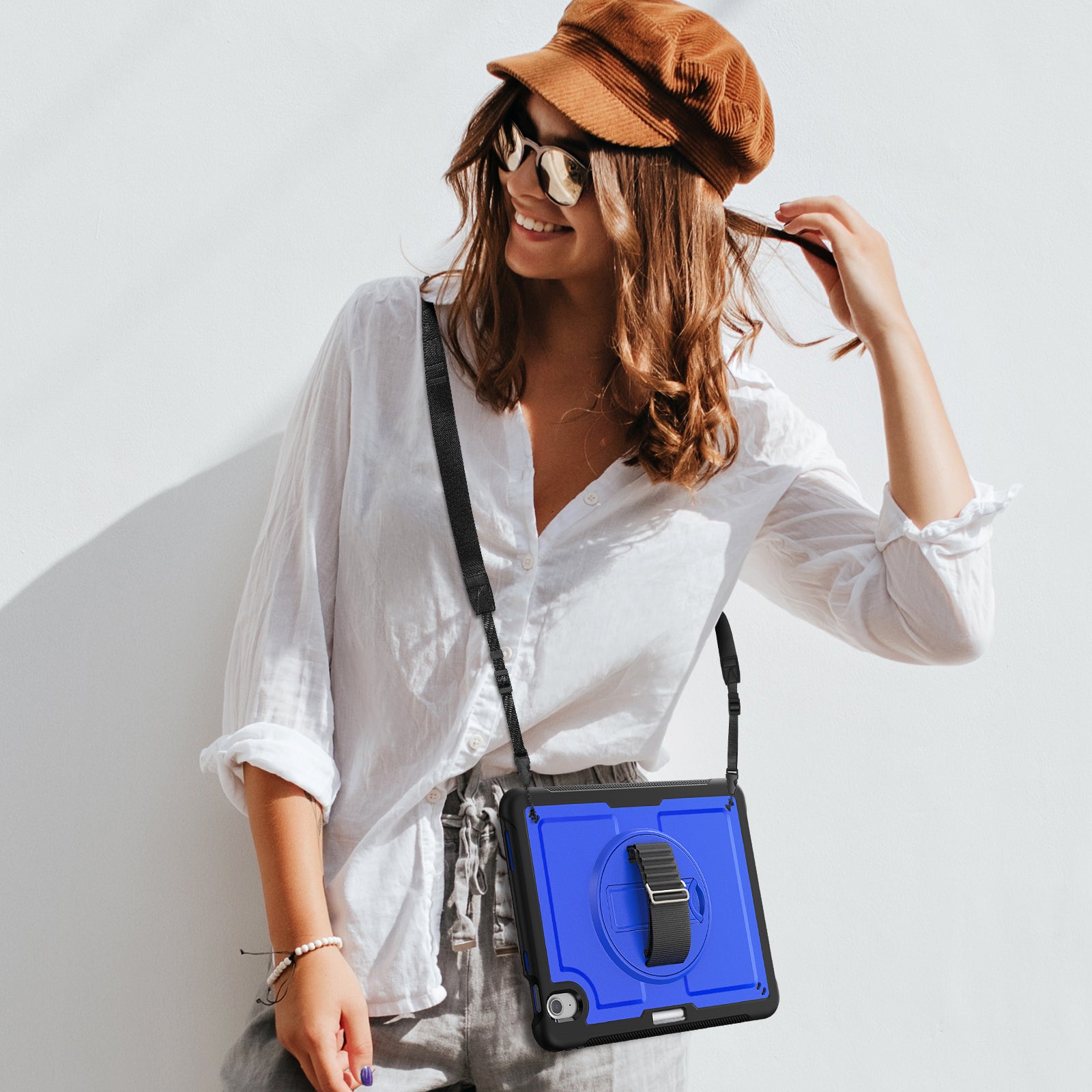 honeycomb-rotating-stand-ipad-air-5-case-with-hand-strap_5