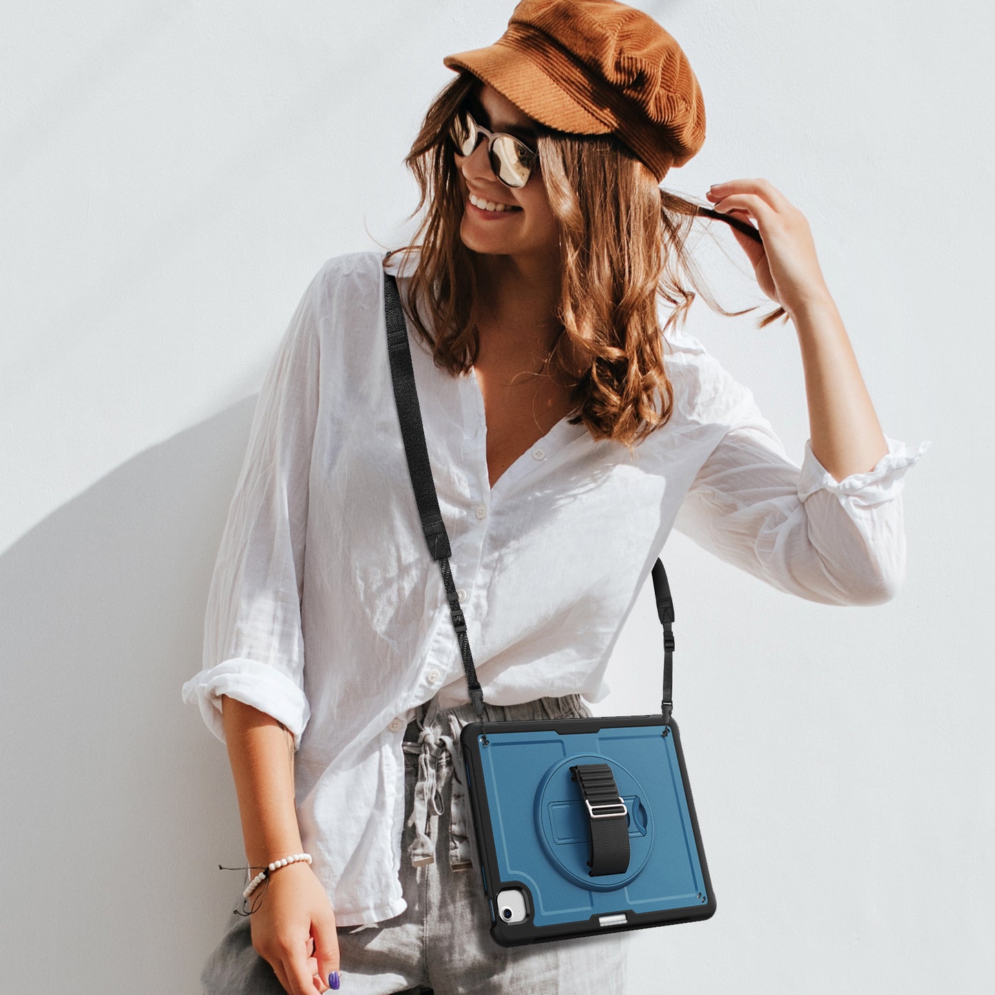 honeycomb-rotating-stand-ipad-air-6-13-inch-case-with-hand-strap_5