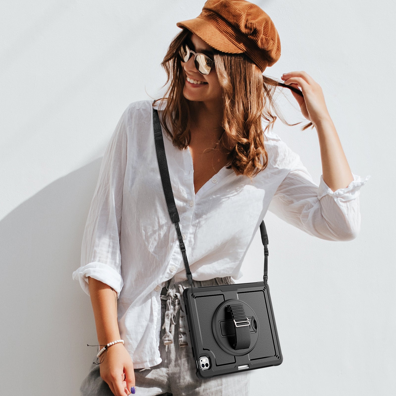 honeycomb-rotating-stand-ipad-pro-13-2024-case-with-hand-strap_5