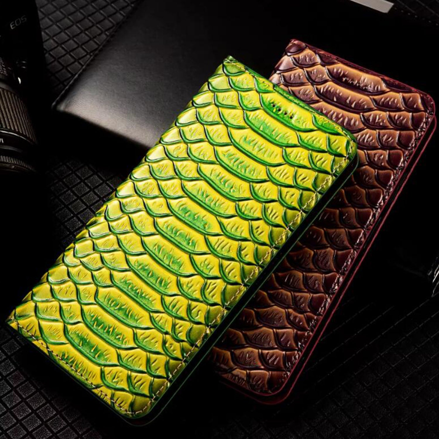 luxury-glossy-python-scales-iphone-17-genuine-leather-case-4