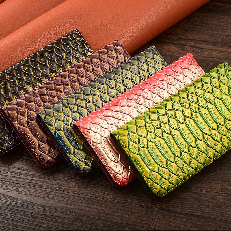 luxury-glossy-python-scales-iphone-17-genuine-leather-case-9