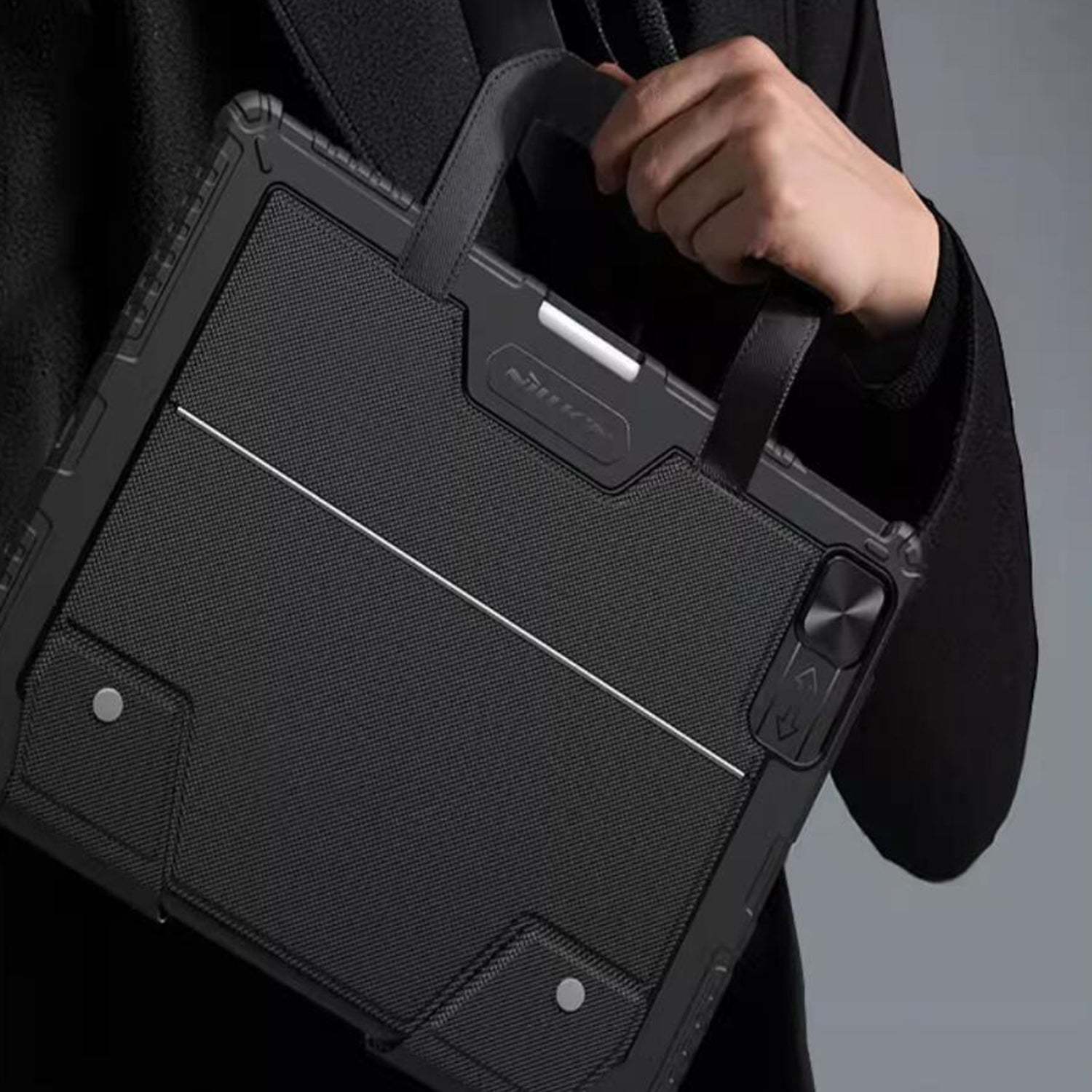 portable-heavy-duty-protection-ipad-pro-11-2018-keyboard-case_8