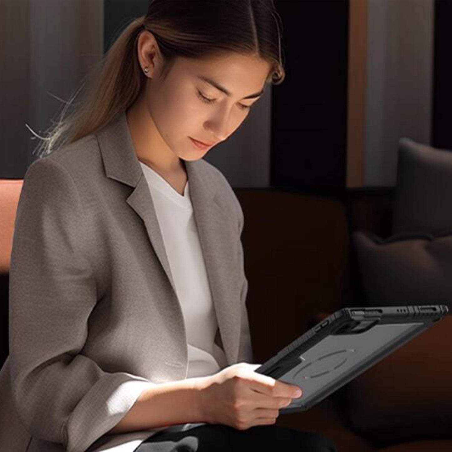 rotating-heavy-duty-protection-ipad-air-7-13-keyboard-case_4