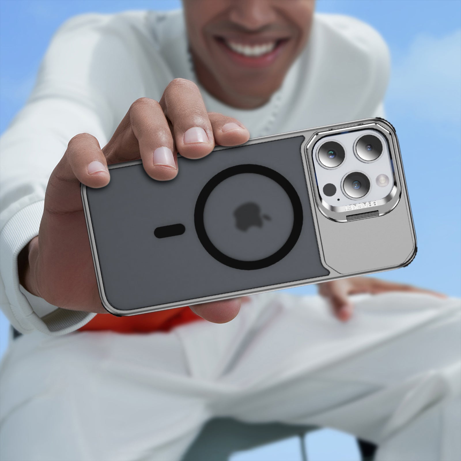 warframe-titanium-alloy-magsafe-iphone-14-pro-lens-stand-case_7